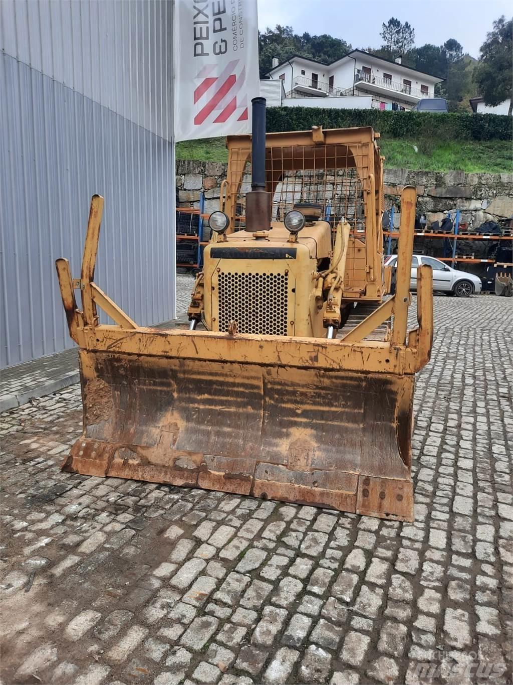 CAT D4E Трубоукладачі