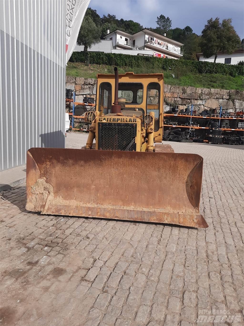 CAT D5B Трубоукладачі
