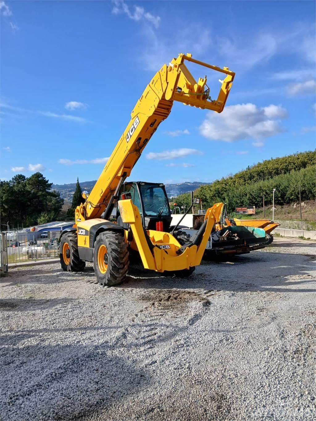 JCB 540-200 Річ-трак із високим підйомом