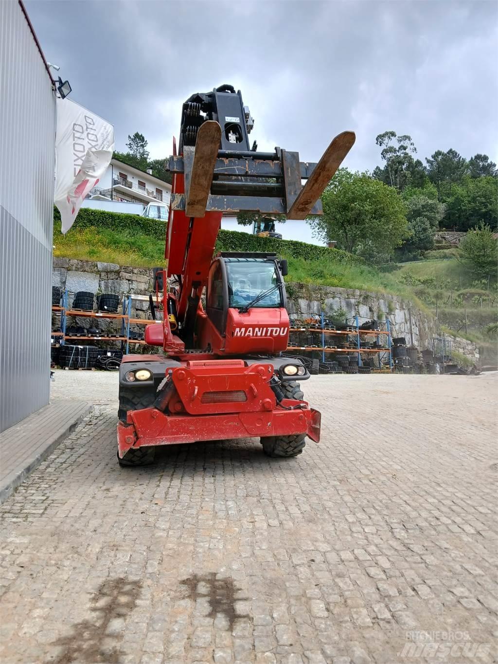Manitou MRT2150+ Річ-трак із високим підйомом