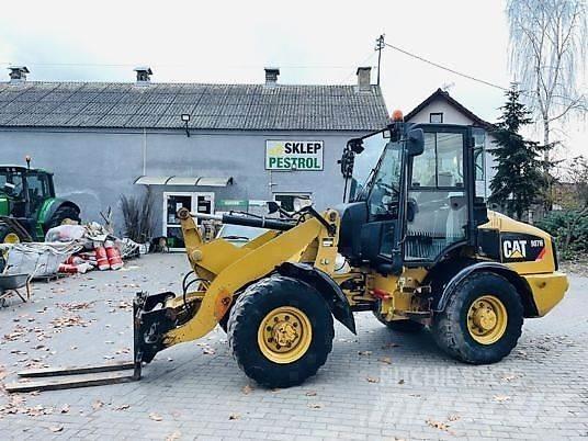 CAT 907H Фронтальні навантажувачі