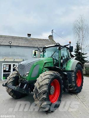 Fendt 933 VARIO Трактори