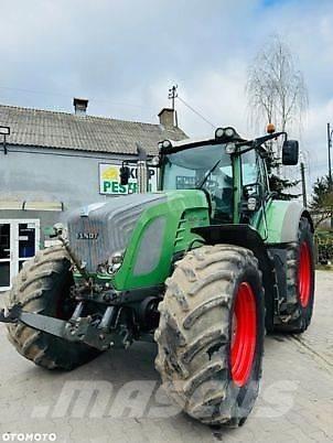 Fendt 933 VARIO Трактори