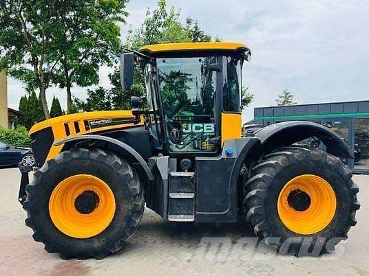 JCB FASTRAC 4220 Трактори