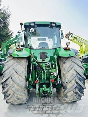 John Deere 8310 Трактори