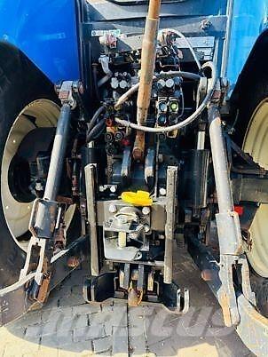 New Holland T7030 Трактори