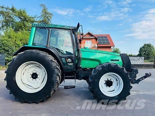 Valtra 8150 Трактори