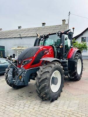 Valtra T154 Трактори