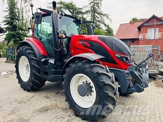 Valtra T154 Трактори