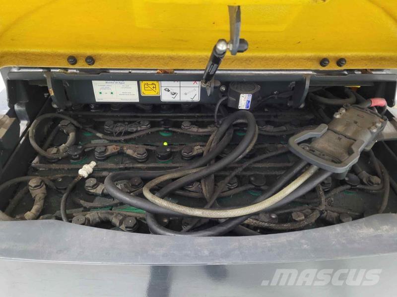 Aisle-Master AM20SE Вантажник для вузьких проходів