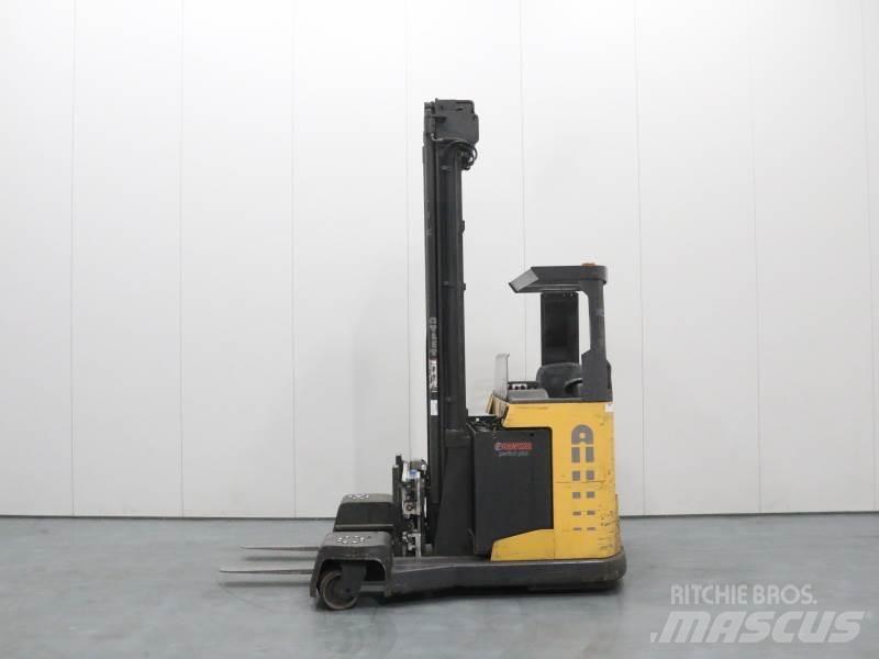 Atlet UFS200 DTFV RG 755 Чотириходові річ-траки