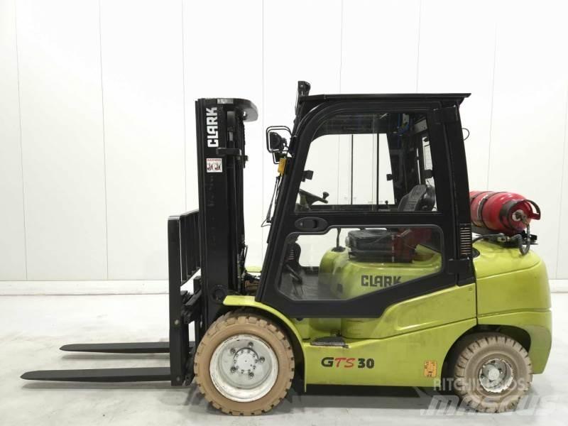 Clark GTS30L Газові навантажувачі