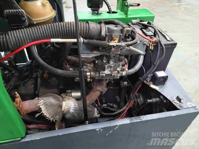 Combilift C4000 Чотириходові річ-траки