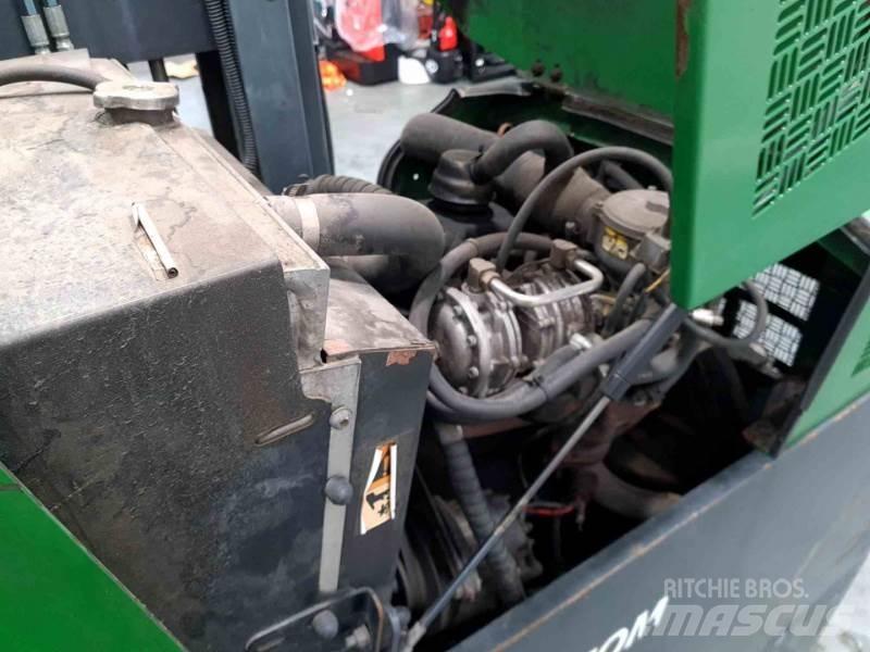 Combilift C4000 Чотириходові річ-траки