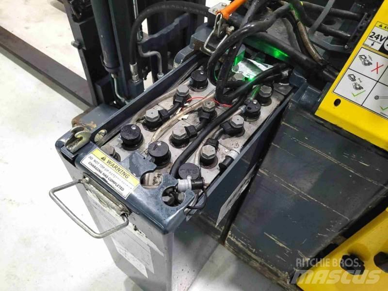 Combilift CS1500 Самохідні електроштабелери