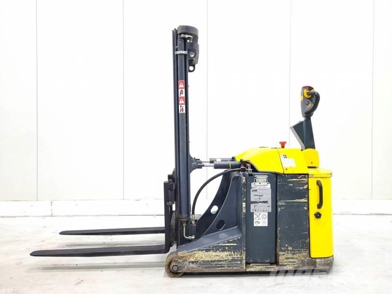 Combilift CS1500 Самохідні електроштабелери