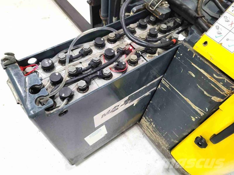 Combilift CS1500 Самохідні електроштабелери