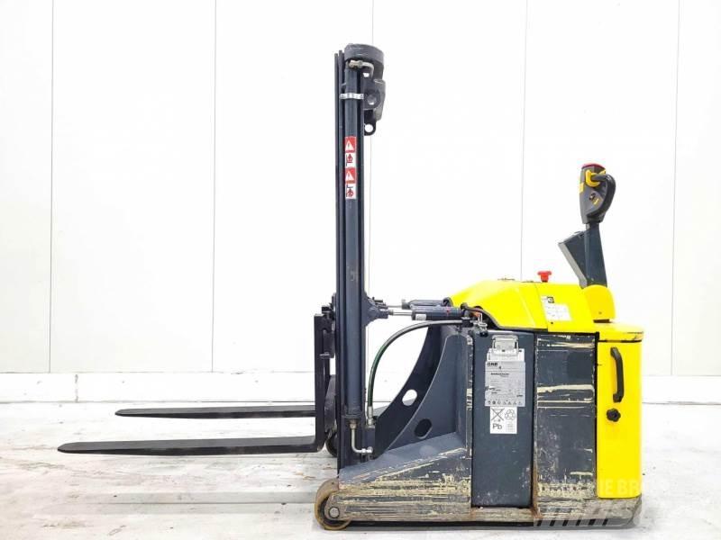 Combilift CS1500 Самохідні електроштабелери