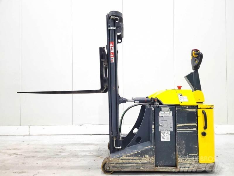 Combilift CS1500 Самохідні електроштабелери