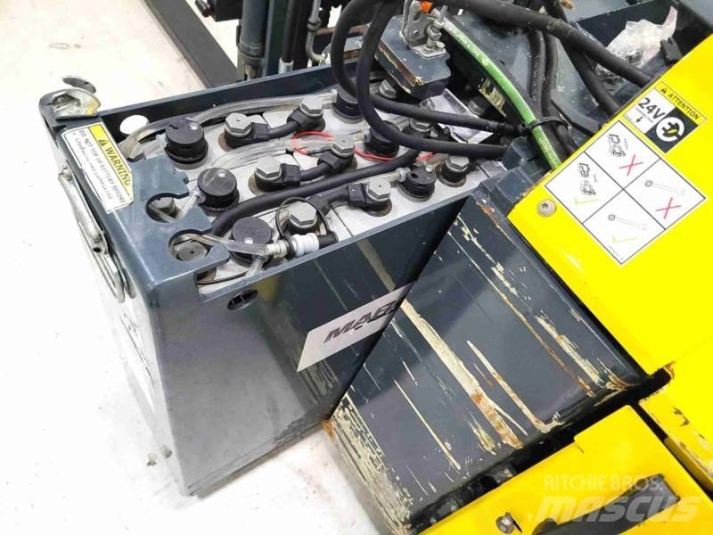 Combilift CS1500 Самохідні електроштабелери