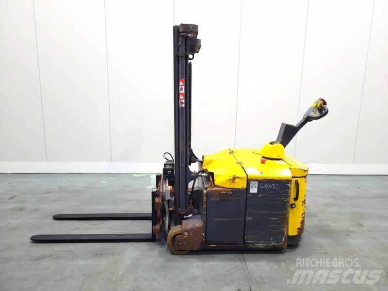 Combilift CS1500 Самохідні електроштабелери