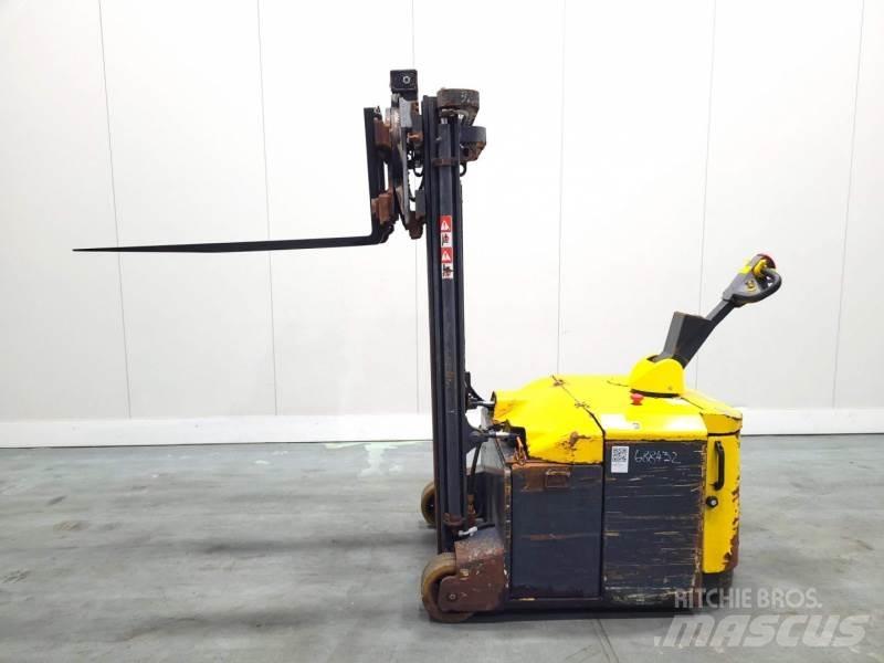 Combilift CS1500 Самохідні електроштабелери