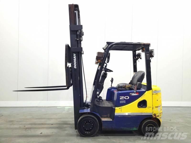 Doosan D20SC-5 Дизельні навантажувачі