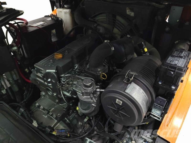 Doosan D25S-7 Дизельні навантажувачі