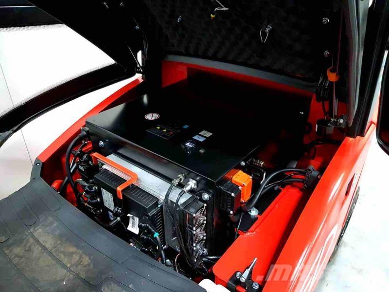 EP EFL253B 205 FC RENTAL Електронавантажувачі