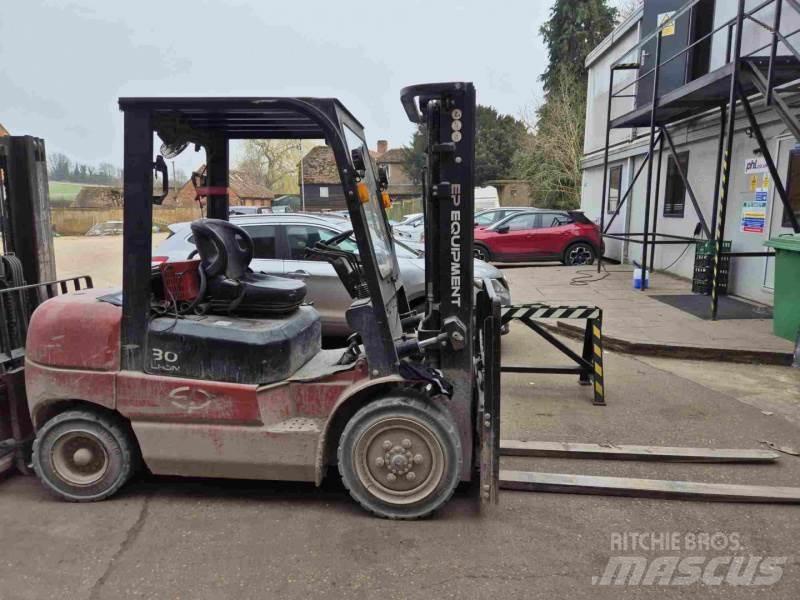 EP EFL302 410 Електронавантажувачі