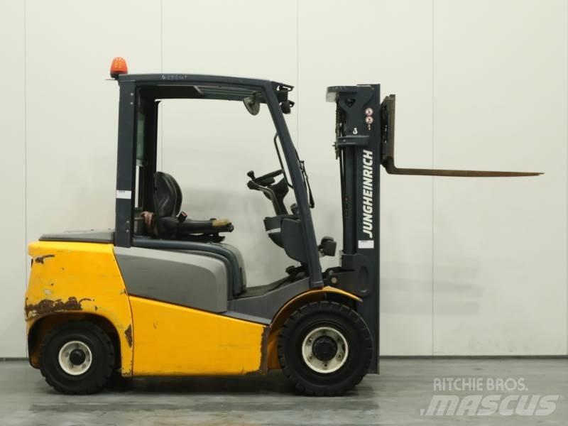 Jungheinrich DFG 425 Дизельні навантажувачі