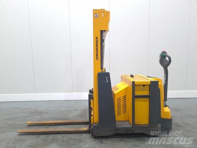 Jungheinrich EJG 108 Самохідні електроштабелери