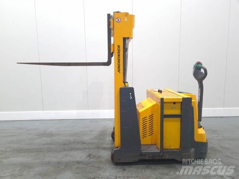 Jungheinrich EJG 108 Самохідні електроштабелери