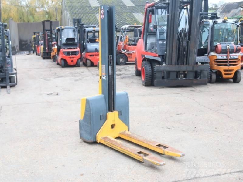 Jungheinrich EMC110 Ручні штабелери