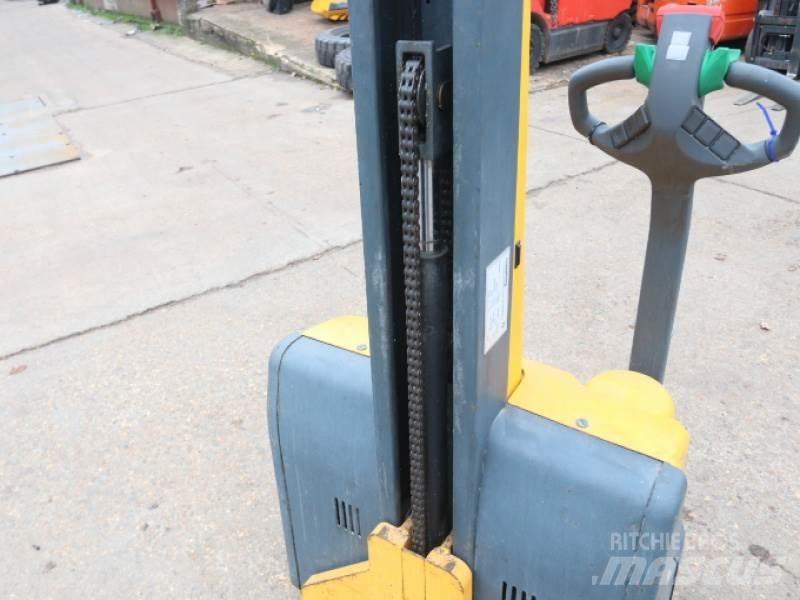Jungheinrich EMC110 Ручні штабелери