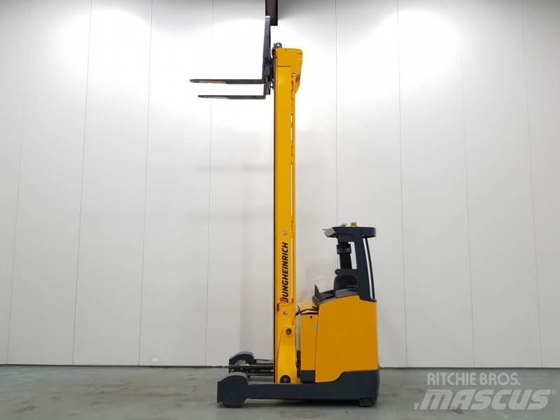 Jungheinrich ETV325 Річ-трак із високим підйомом