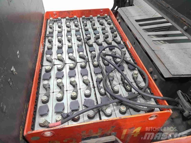 Linde P250 127 Тягачі колісні