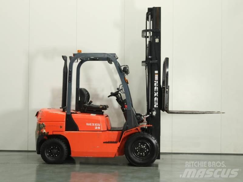 Nexen FDR25 Дизельні навантажувачі
