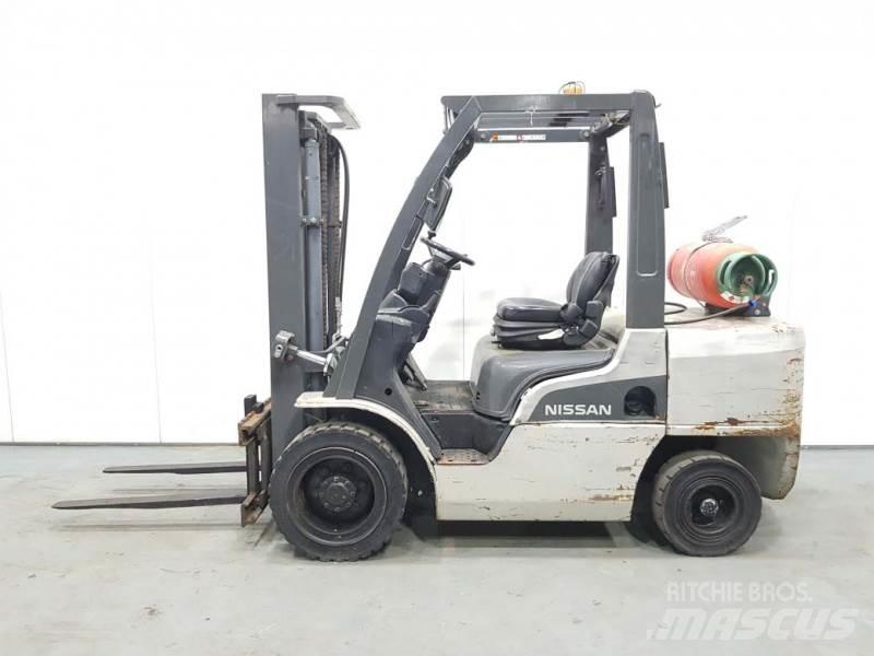 Nissan UG1F2A35DU Газові навантажувачі