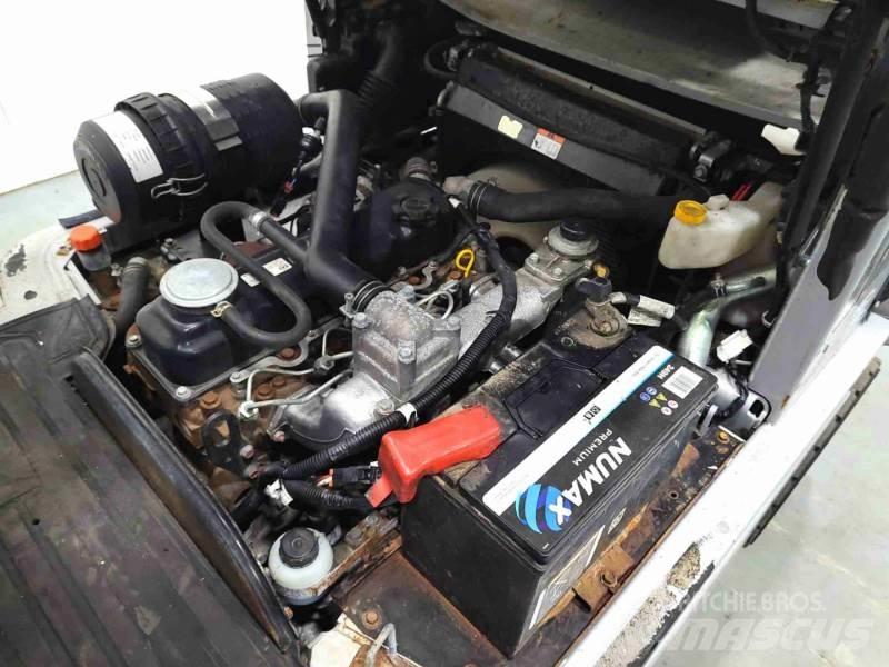Nissan YG1D2A32H Дизельні навантажувачі