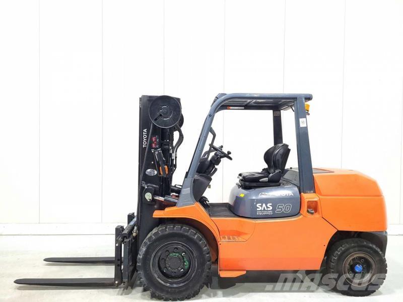 Toyota 42-7FD45 Дизельні навантажувачі