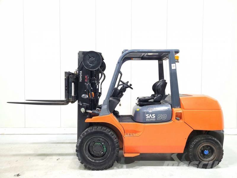 Toyota 42-7FD45 Дизельні навантажувачі