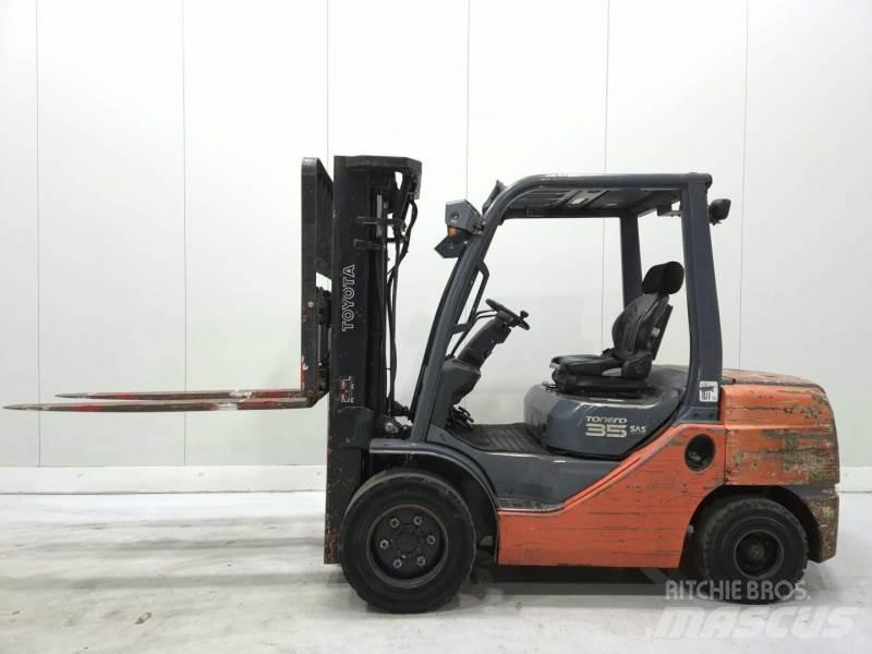 Toyota 52-8FDJF35 Дизельні навантажувачі