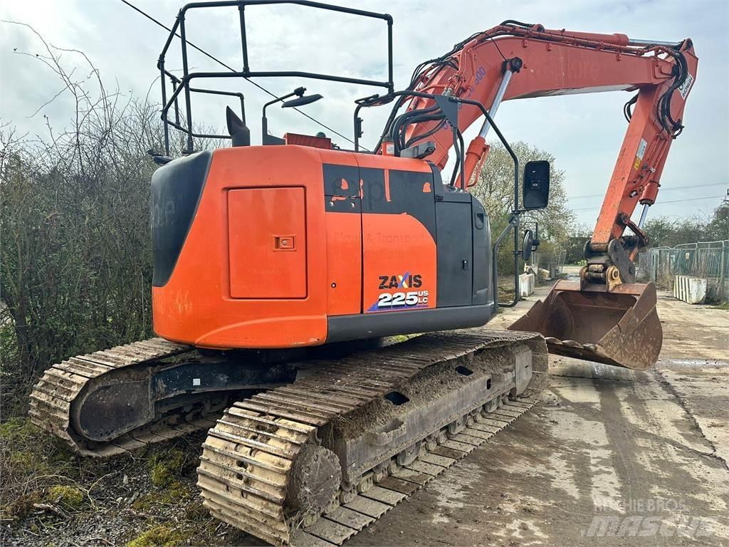 Hitachi ZX225USLC-6 Гусеничні екскаватори