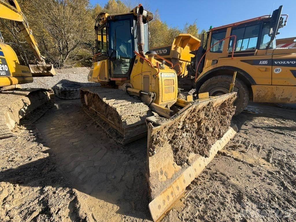 Komatsu D51PX Гусеничні бульдозери