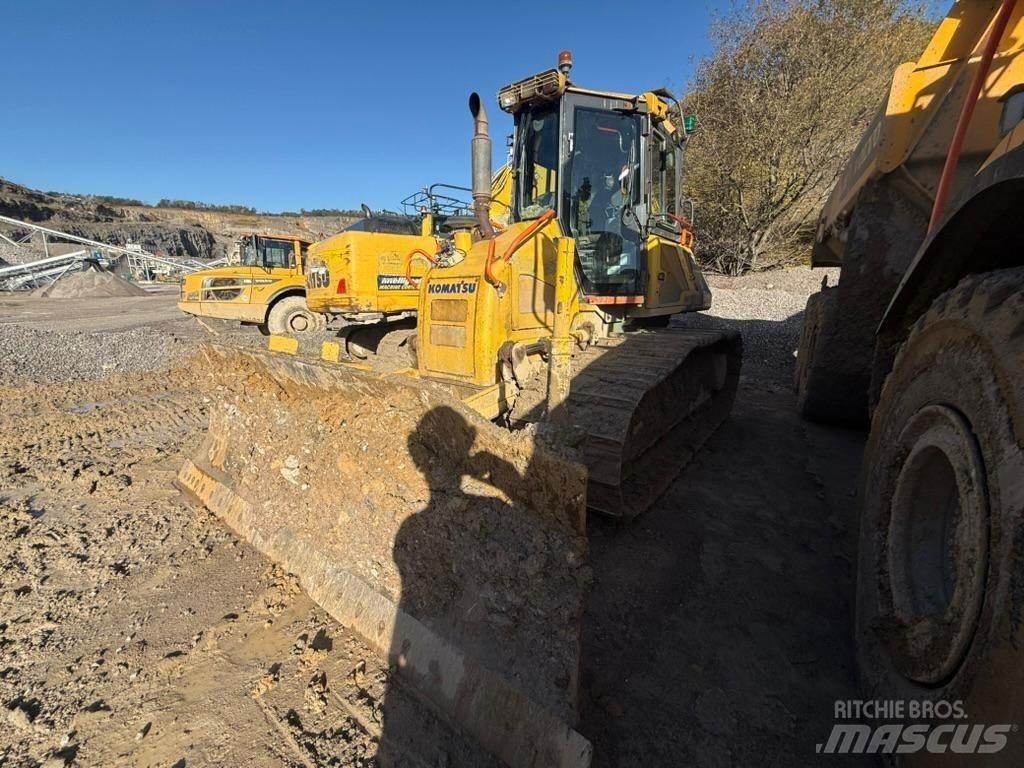 Komatsu D51PX Гусеничні бульдозери