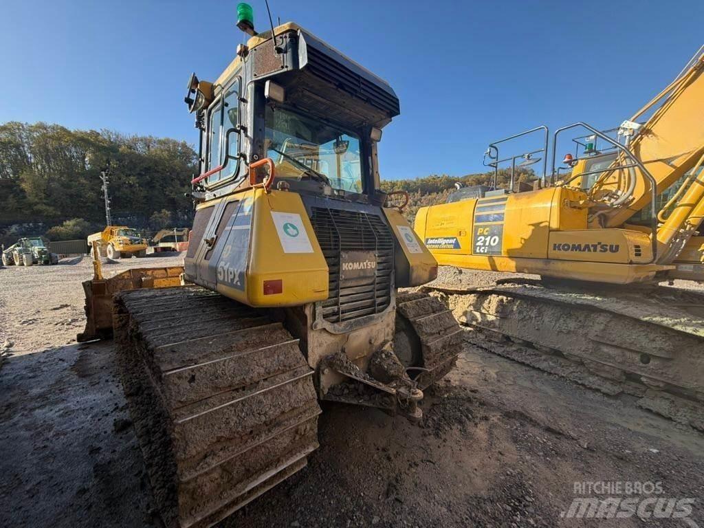 Komatsu D51PX Гусеничні бульдозери