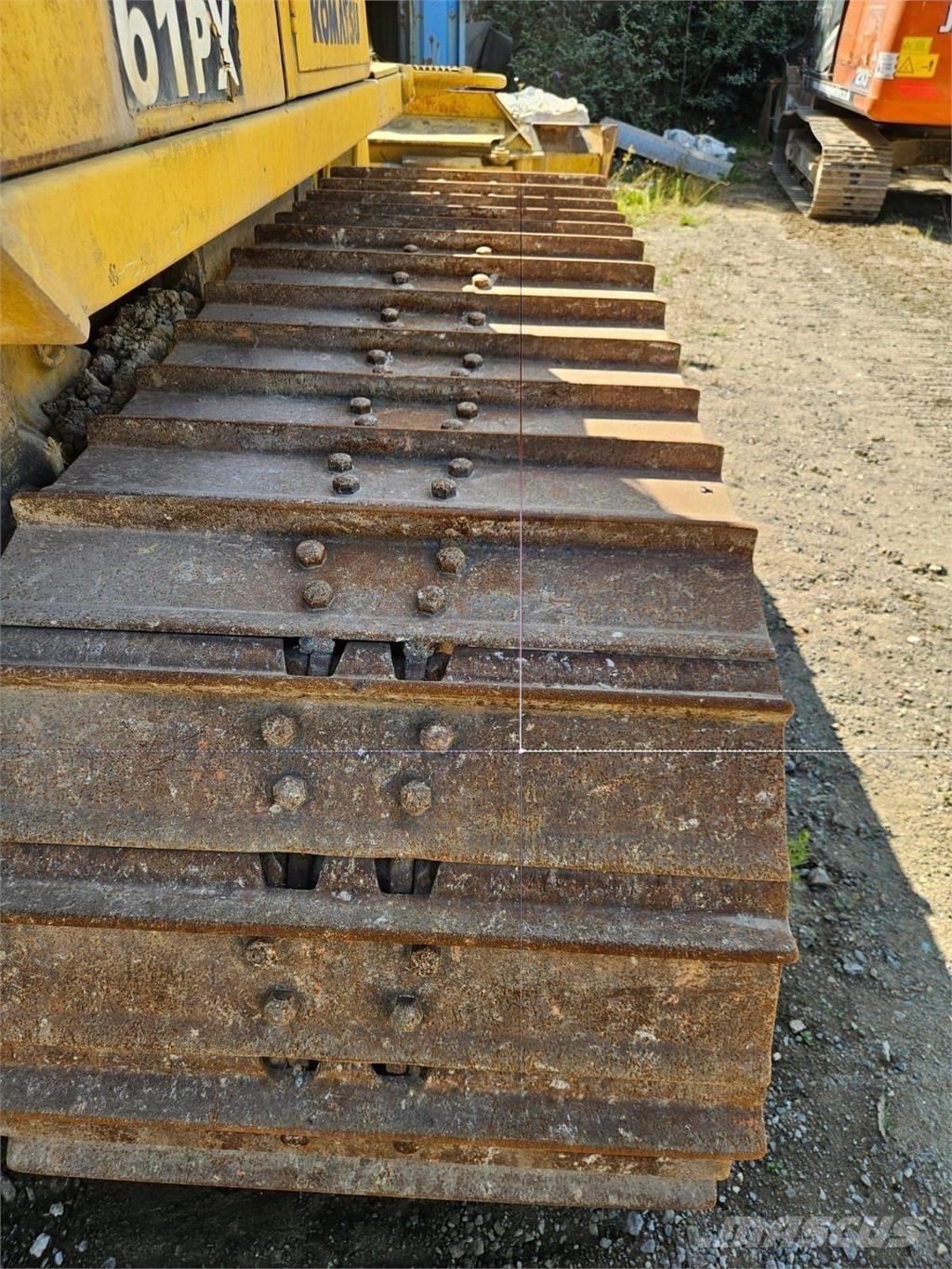 Komatsu D61PX-15 Гусеничні бульдозери