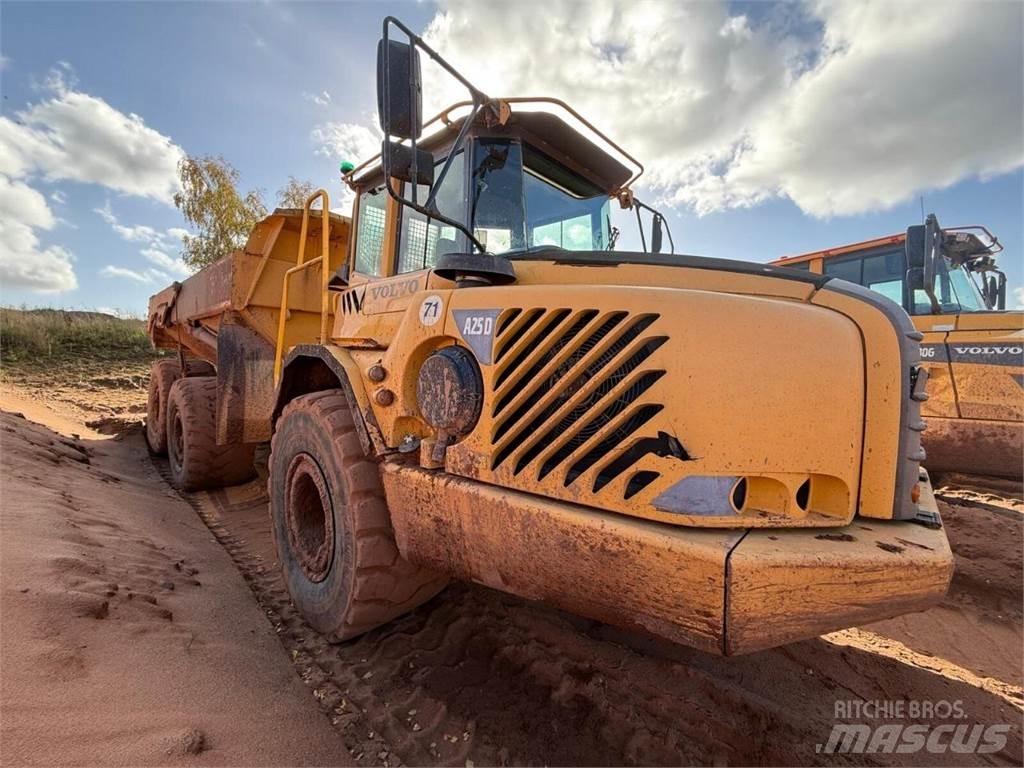 Volvo A25D Зчленовані самоскиди