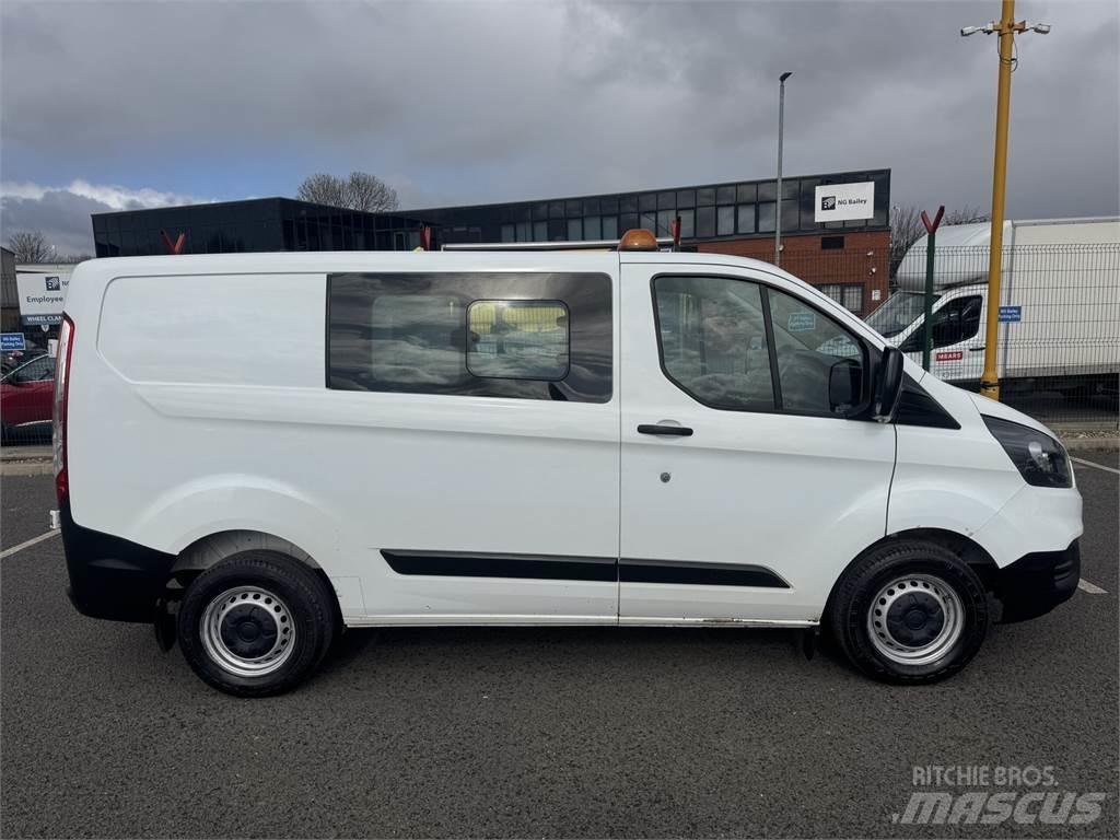 Ford  Мікроавтобуси